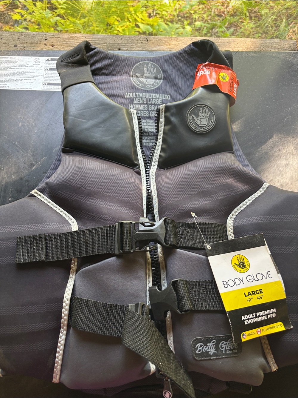 Body Glove Gray and Black Large One Piece Life Vest